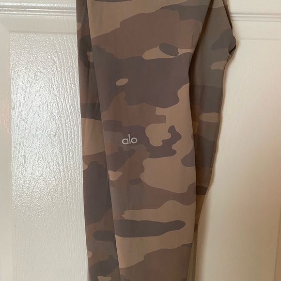 Alo Leggings - Picture 1 of 1